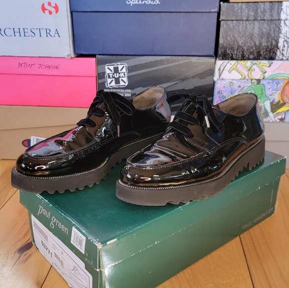 Paul Green Patent Leather Loafer with Velvet Laces and Zipper Detail - Picture 4 of 9